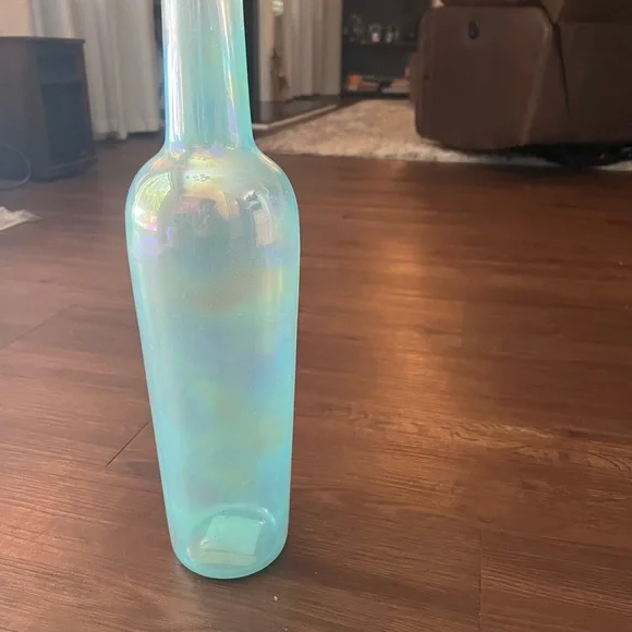 Tahari Iridescent Turquoise Glass Vase - Picture 8 of 8